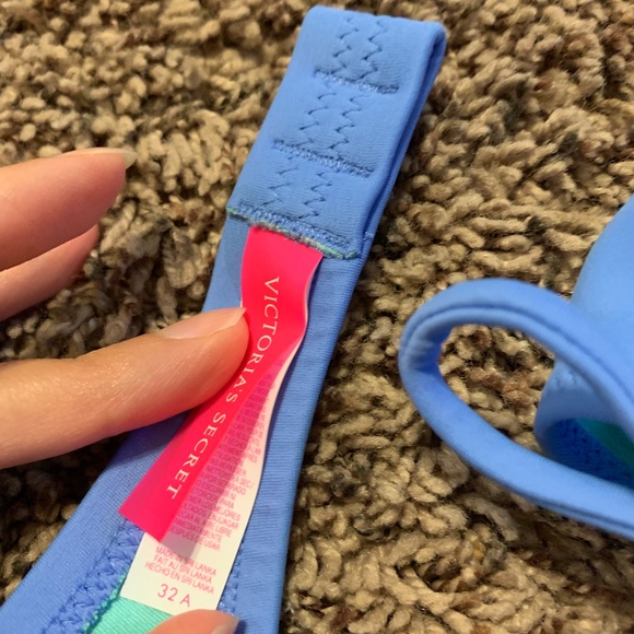 New Victoria’s Secret Bandeau Bikini and bottoms - Picture 4 of 6